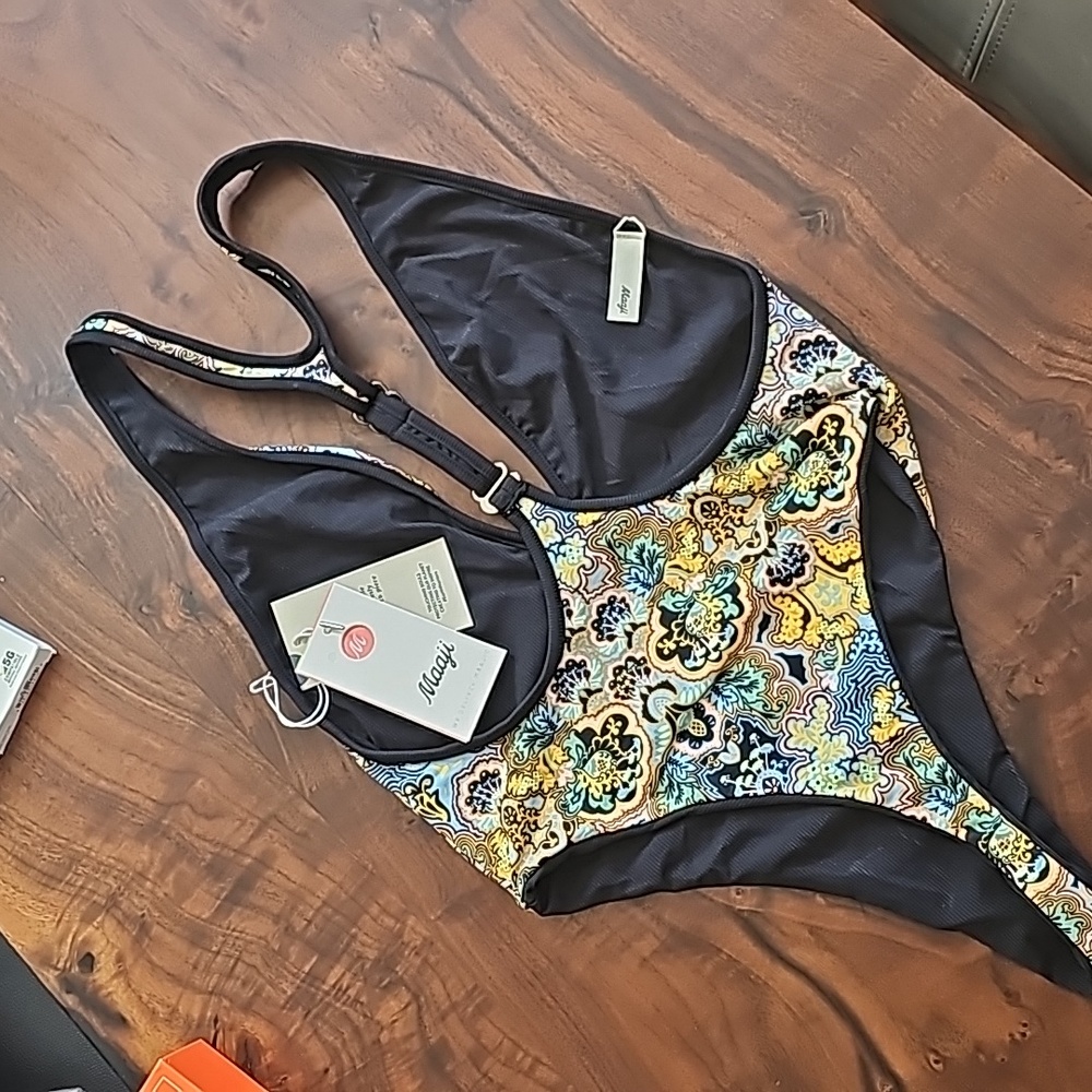 NWT❤️ MAAJI REVERSIBLE SWIMSUIT❤️ LUXURY BRAND❤️RETAIL PRICE $163.00! - Picture 7 of 13